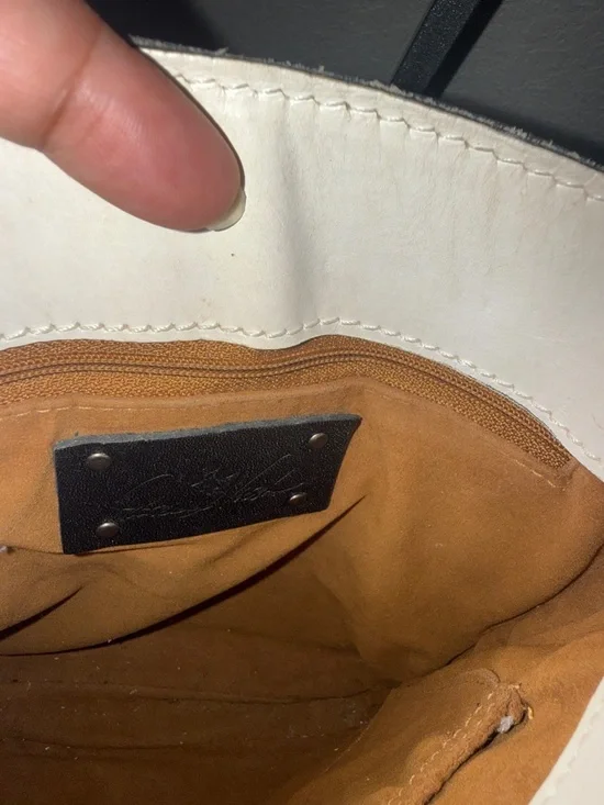 Patricia Nash White Leather Crossbody Bag with Card Holder - Picture 11 of 12